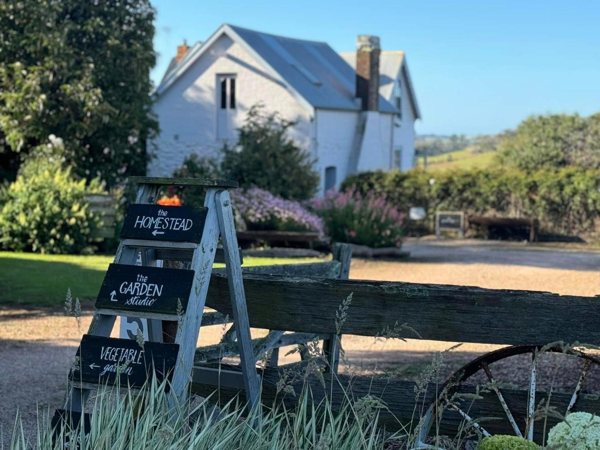 Robin Hoods Well Farm Stay Sassafras Exterior foto